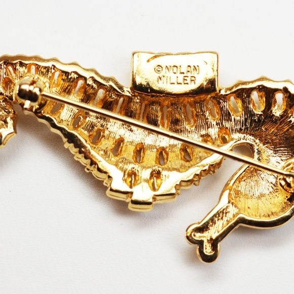 HOST PICK! 🎉 Sparkling Vintage NOLAN MILLER Seahorse Brooch - Picture 6 of 15